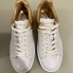 LIKE NEW-BALMAIN  White and Gold Leather Low Top Sneakers Size 37 US 7